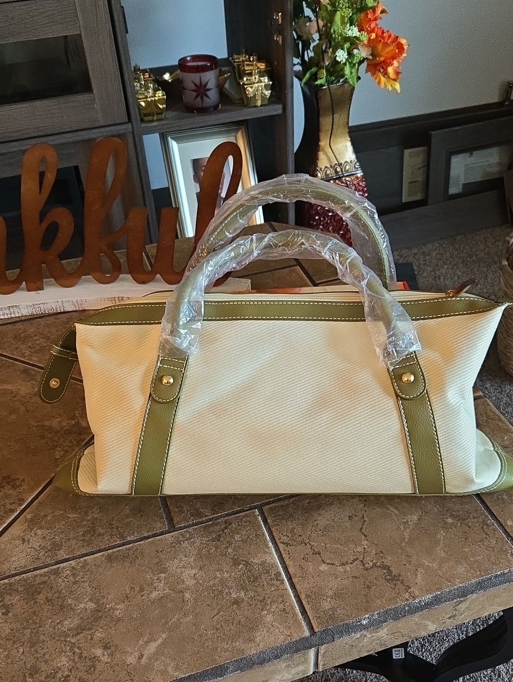Classic Two-Tone Cream and Olive Women’s Tote Bag💚